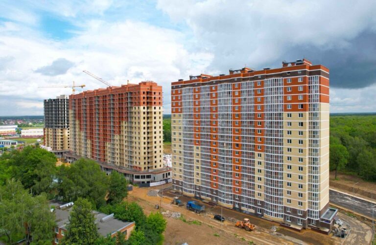 ЖК Ледовская, цоколь из керамогранита, "Фаворит Керамогранит"